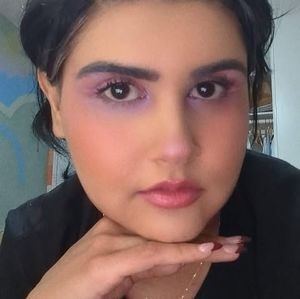 Meet your Posher, Yahs